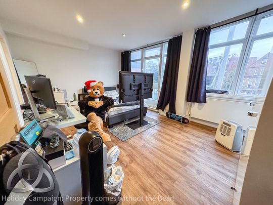 Finchley Road, Hampstead, London, NW3 5HT - Photo 1