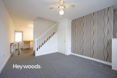 2 bedroom terraced house to rent - Photo 4