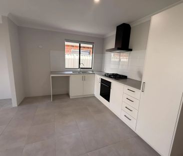 Stylish 3x2 Home in Modern Dual-Lock Property - Photo 6