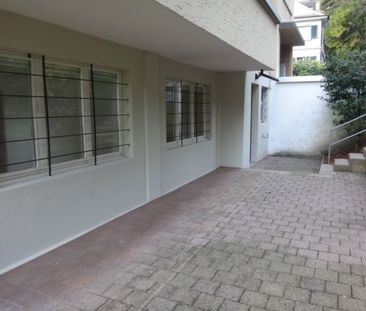 Appartement rénové avec sièges dans un endroit calme - Photo 4