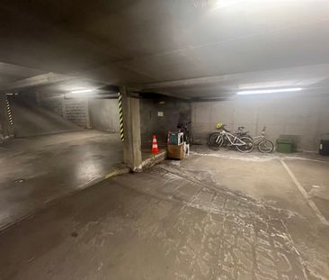 Ruim appartement met autostaanplaats en terras nabij station - Photo 6