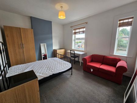 4 Bed Student Accommodation - Photo 5