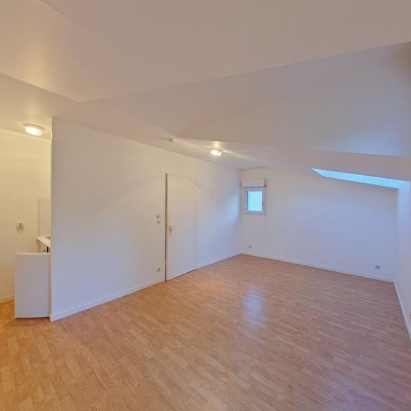 Location Appartement 1 pièce 24m² POITIERS 86000 - Photo 1