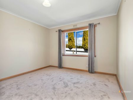 28 Lyons Avenue, DEVONPORT - Photo 3