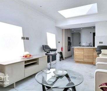 1 bedroom in a house share to rent - Photo 6
