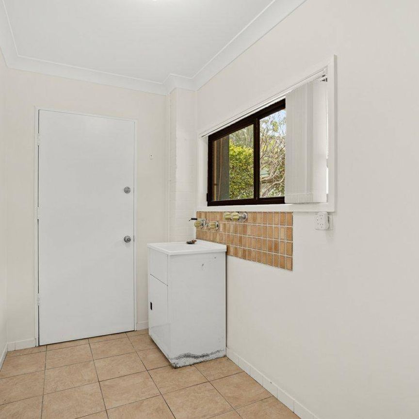 Walk to the Beach - Flexible Family Living in the Heart of Old Bar - Photo 1