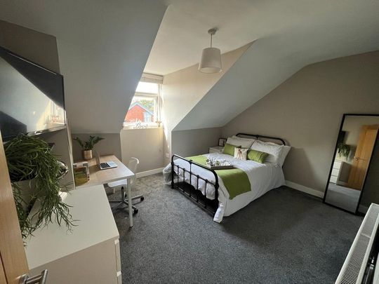 5 bedroom house to rent - Photo 1