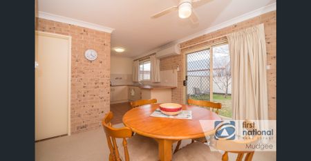 QUALITY CENTRAL FURNISHED VILLA - Photo 3