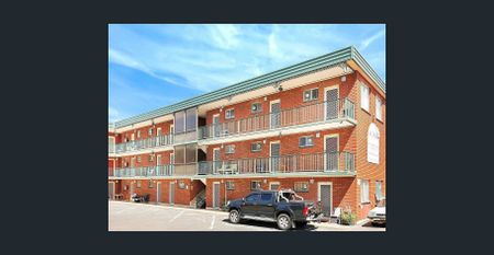 Studio Apartment in Convenient Location - Photo 3