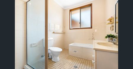 Three bedroom villa in excellent location - Photo 5