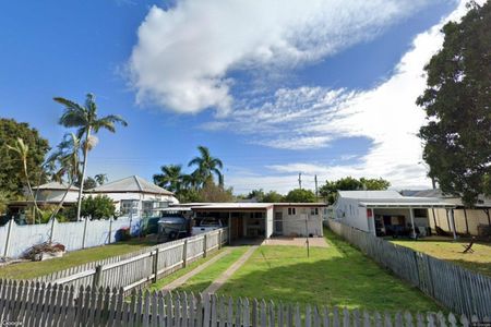 Charming Duplex Living in the Heart of South Townsville - Photo 2