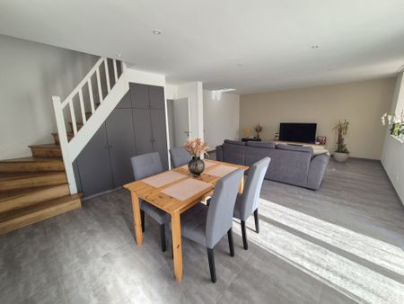 Maison 4 chambres cour et garage centre bourg - Photo 3