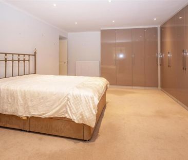 3 bedroom apartment to rent - Photo 2