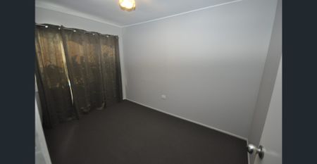 A RARE find!! This home has 4 Bedrooms!! - Photo 4