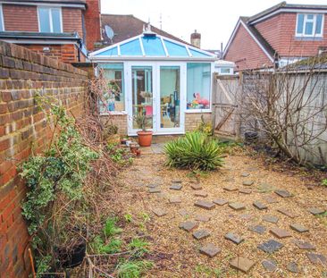 Oakwood Drive, St. Albans, Hertfordshire, AL4 0UL - Photo 2