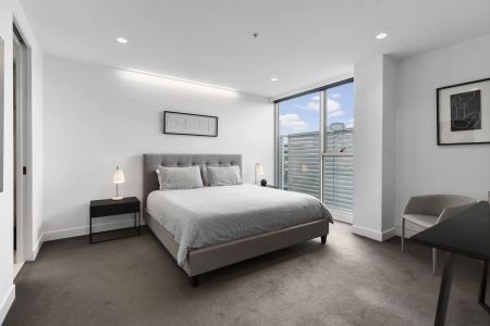 Luxury Furnished Residence with Spectacular Terrace & Park Views - Photo 4