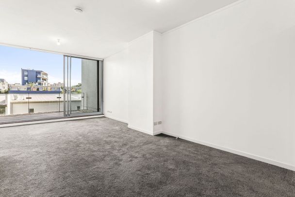 Brilliant Apartment In Excellent Location - Deposit Paid - Photo 1