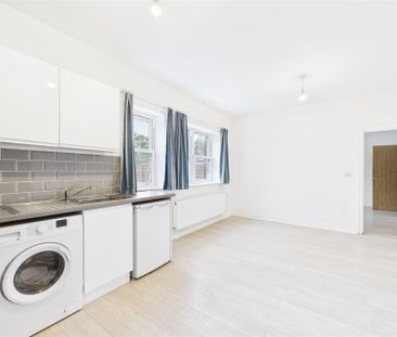 1 bedroom Flat in Grenfell Road, Maidenhead - Photo 2
