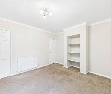 2 bedroom end of terrace house to rent - Photo 4