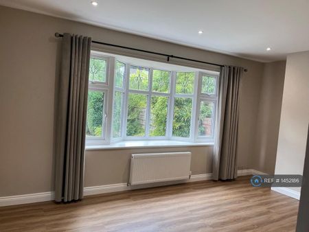 3 bedroom semi-detached house to rent - Photo 3