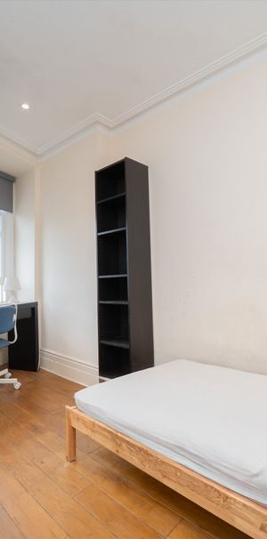 Carlyle Mansions, London, W8, London - Photo 1