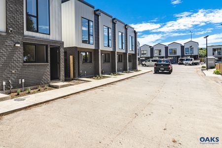 21, Whai Hua Lane, Mangere Bridge - Photo 2