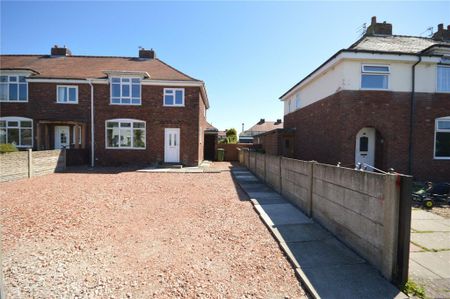 3 bedroom end of terrace house to rent - Photo 3