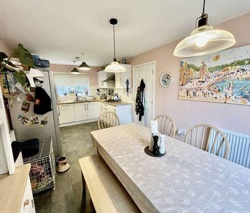 4 bedroom townhouse to rent - Photo 3