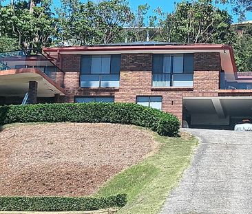 Four bedroom home with amazing views. Includes water, electricity &... - Photo 4