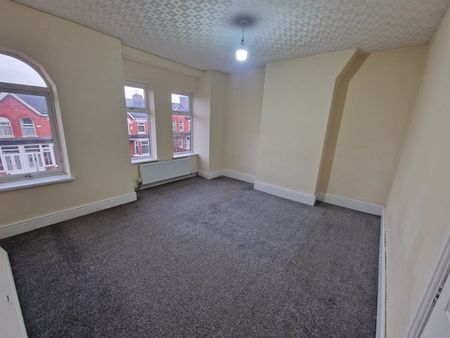 3 Bed Semi-Detached House, Greenhill Road, M8 - Photo 4