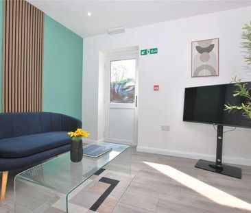 Woodside Road, Guildford, Surrey, GU2 - Photo 1