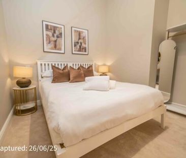 Flat 6, Crescent Court off Blossom Street - Photo 4