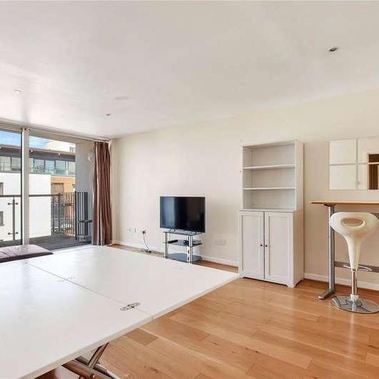 Medland House, Branch Road, Limehouse, London, E14 - Photo 1