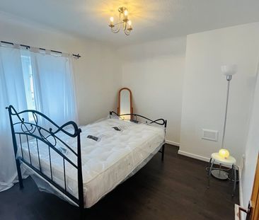 3 Bed Semi-Detached House, Waterford St, NG6 - Photo 2