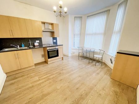 2 bedroom flat to rent - Photo 3