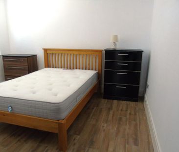 3 bedroom apartment to rent - Photo 5