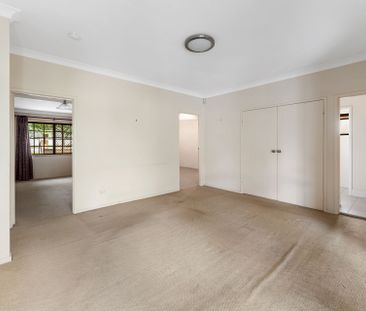 23 Paxton Street, Holland Park. - Photo 1