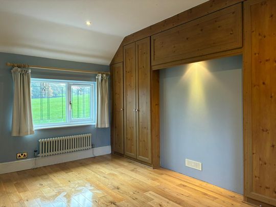 Bradley Lane, Frodsham - Photo 1