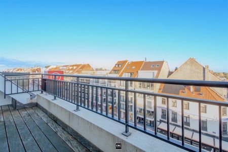 ONGEMEUBELD: Duplex-appartement met 3 slaapkamers met open zicht in het centrum van Knokke. - Photo 2