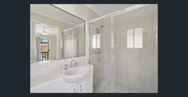 Spacious & Stylish Townhouse in Prime Inner-City Location - Photo 1