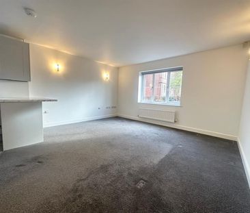 1 bedroom Flat To Let - Photo 2