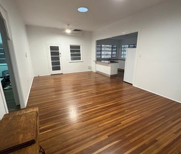 West Mackay - Photo 1