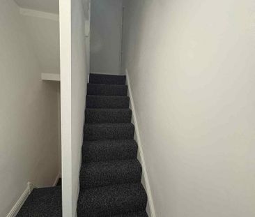 3 bedroom flat to rent - Photo 6