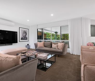 10 Cutwater Close, Clear Island Waters QLD 4226 - House For Rent | ... - Photo 3