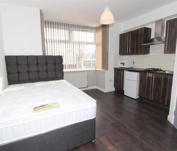 Studio to rent - Photo 2