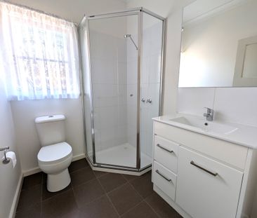 Charming two bedroom home. - Photo 4