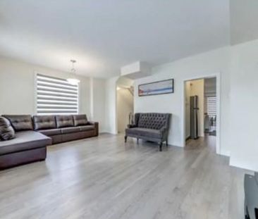 For Lease - 12 Thomas Hope Lane, Markham, Ontario - Photo 5