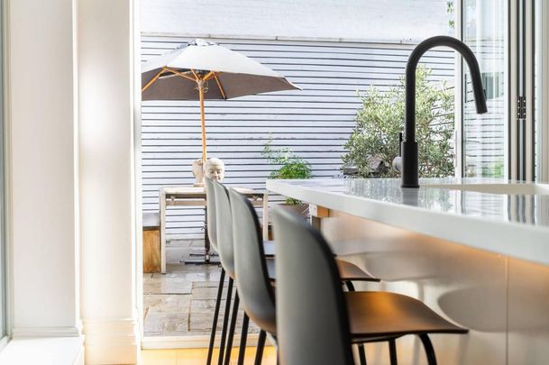 5 bedroom terraced house to rent - Photo 1