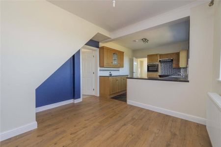 3 bedroom semi-detached house to rent - Photo 5