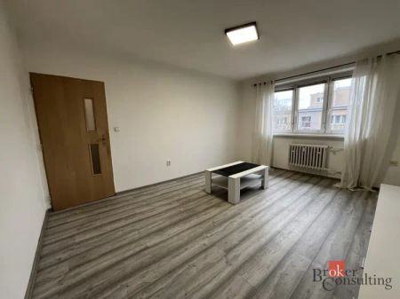 Pronájem bytu 2+1 52 m - Fotografie 3